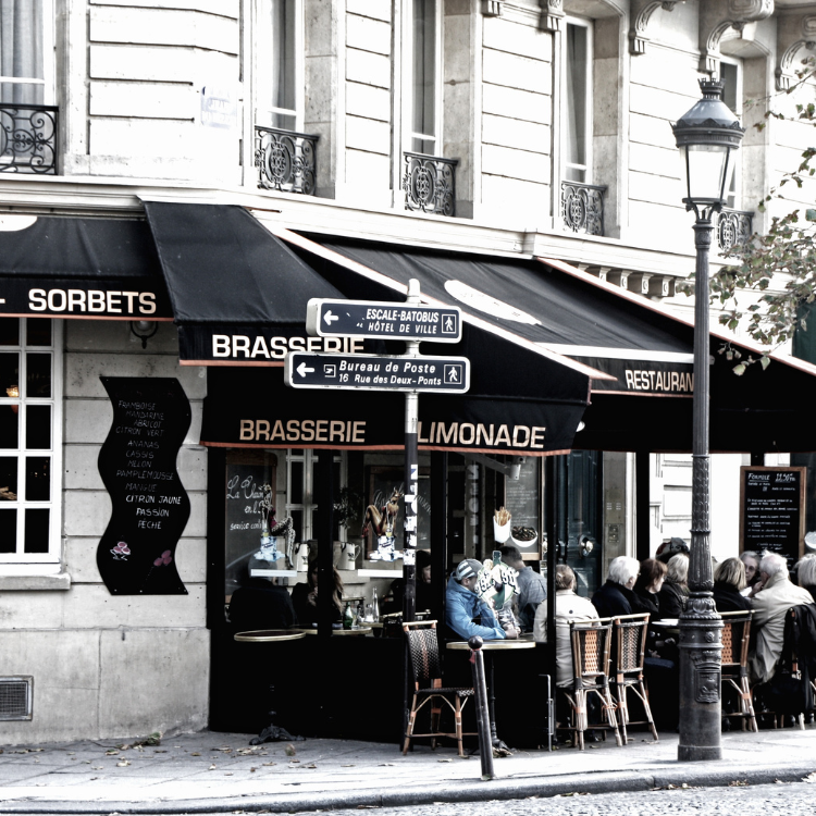 Eine Brasserie an der Straße